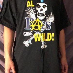 Gone Wild
T-shirt